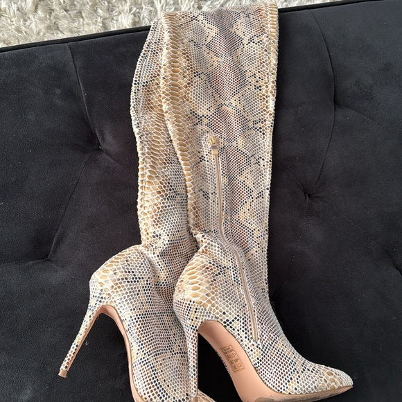 Snakeskin boots - Picture 4 of 5